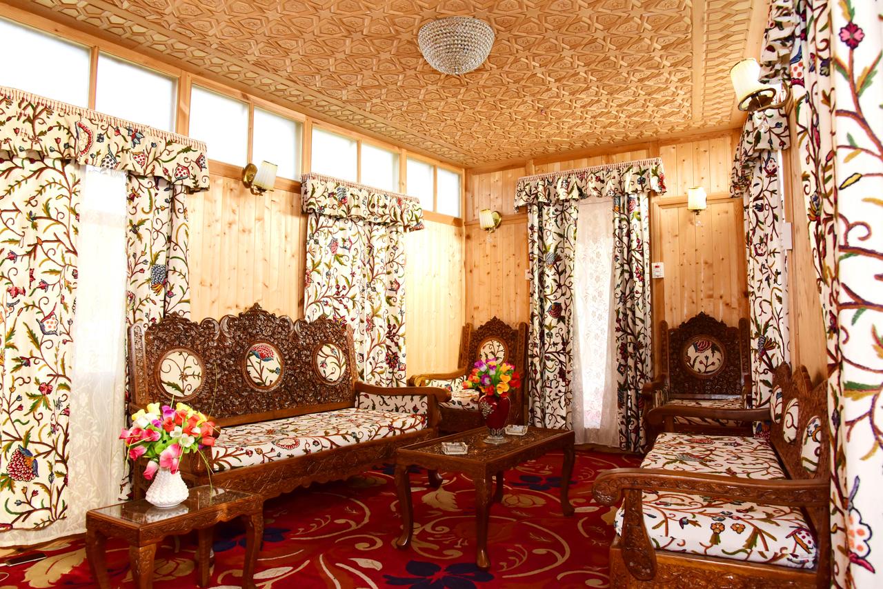 Kings Paradise-Gallary